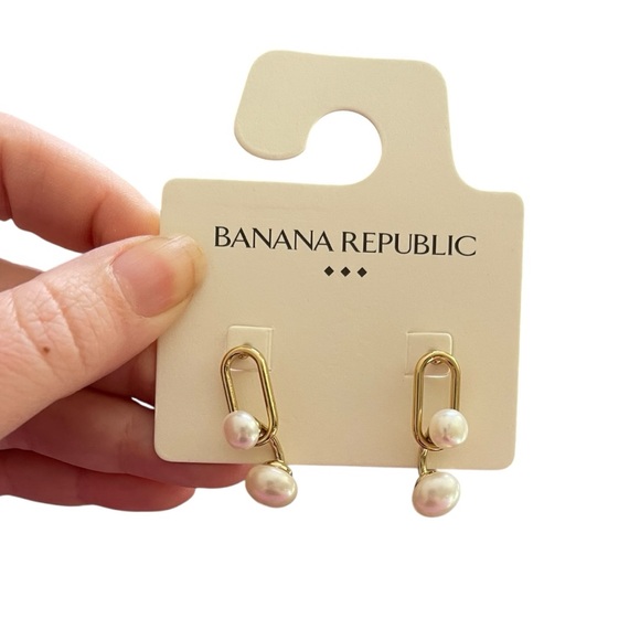 Banana Republic Jewelry - Banana Republic Gold and Pearl Drop Earrings - NWT